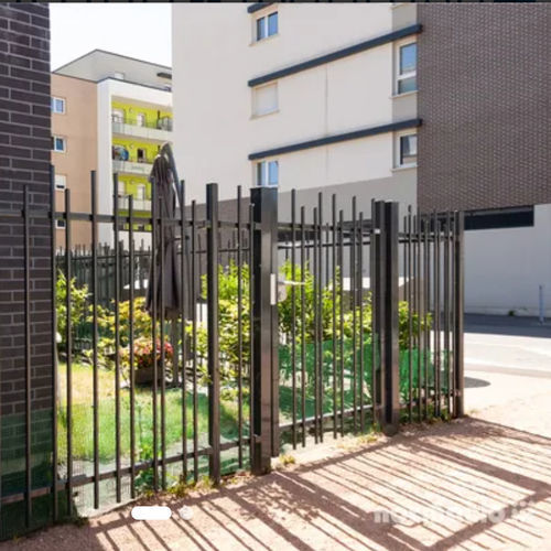 Schwenkbares Tor - PRIMADESIGN™ - NORMACLO - galvanisiertem Stahl / pulverbeschichteter Stahl / mit Stangen