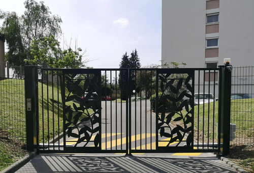 Schwenkbares Tor - FLORILEGE™ - NORMACLO - Aluminium / galvanisiertem Stahl / pulverbeschichteter Stahl