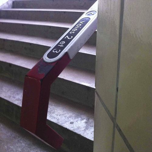 Festinstalliertes Schild - PASAMANO - MARCAL - Aluminium / für Geländer / in Brailleschrift