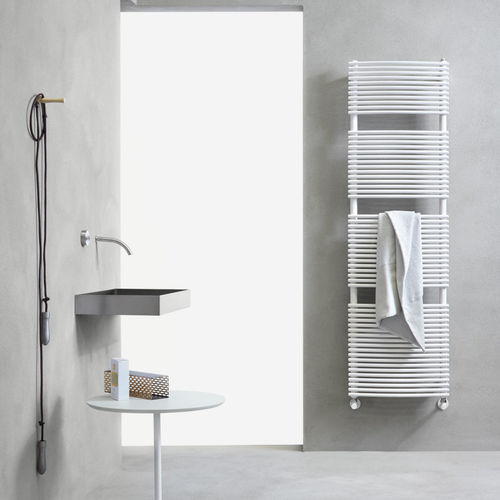 Moderner Badheizkörper - Grifone - Caleido srl - elektrisch / Heißwasser / 501 w...750 w