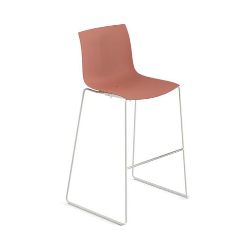 Moderner Barhocker - CATIFA (RE) 46 - Arper - Polypropylen / Gestell aus lackiertem Stahl / mit Kufengestell