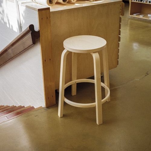 Moderner Barhocker - 64 - Artek - Leder / Stoff / Sperrholz