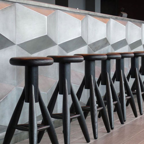 Moderner Barhocker - ROCKET  - Artek - Eiche / lackiertes Holz / Gestell aus Eiche
