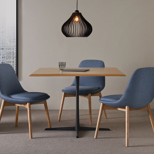 Moderner Tisch - VUE - BERNHARD design - poliertes Aluminium / Ahornholz / Eiche