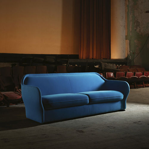 Modernes Sofa - BARDOT - BERNHARD design - Stoff / Leder / mit Armlehnen