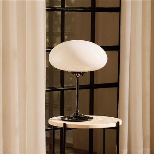 Tischlampe - STEMLITE - GUBI - Chrom / Opal / Glas