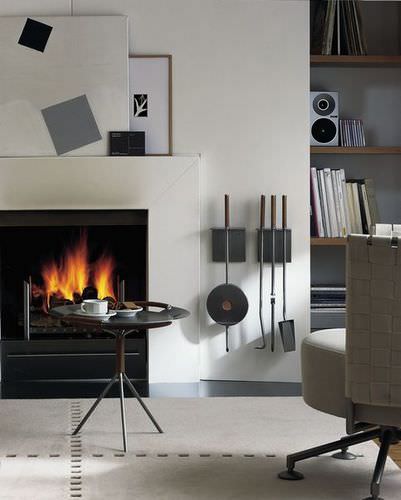 Wandmontiertes Kaminset - by Peter Maly - Conmoto - Stahl