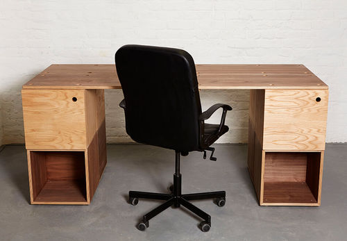 Moderner Schreibtisch - BOX AND PLANK - Duffy London - Holz / mit Stauraum / für Gewerbegebrauch