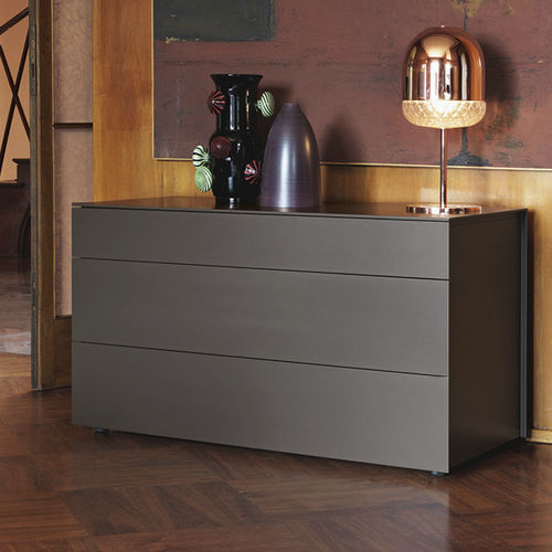 Moderne Kommode - JUTA - Flou - lackiertes Holz / rechteckig / 3 Schubladen