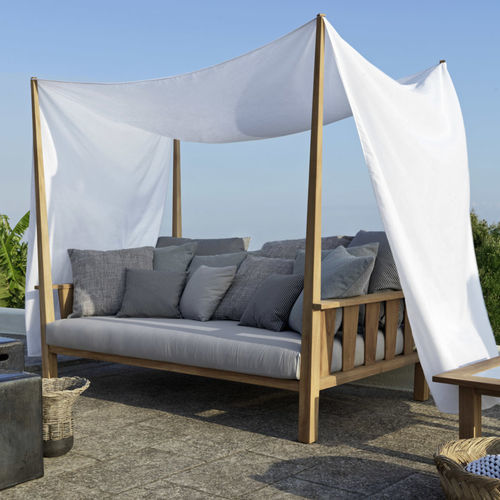 Modernes Sofa - INOUT - GERVASONI - für Garten / Stoff / mit Armlehnen