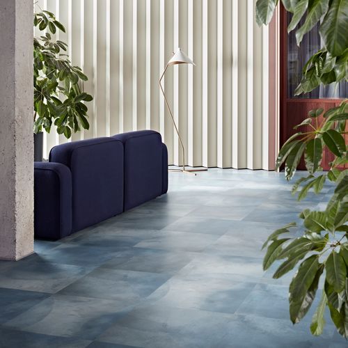 Vinyl-Bodenbelag - IRIDESCENCE  - Interface - für den Innenraum / für Wohnbereich / für Büro