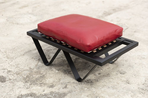 Moderne Bank - Extra Petite Vague - karen chekerdjian - Mahagoni / Leder / lackierter Stahl