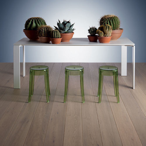 Moderner Hocker - CHARLES GHOST - Kartell - Polycarbonat / Gestell aus Polykarbonat / für Außenbereich
