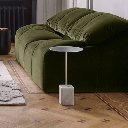 Moderner Beistelltisch - CUPIDON - Ligne Roset - lackierter Stahl / Marmor / Gestell aus Marmor