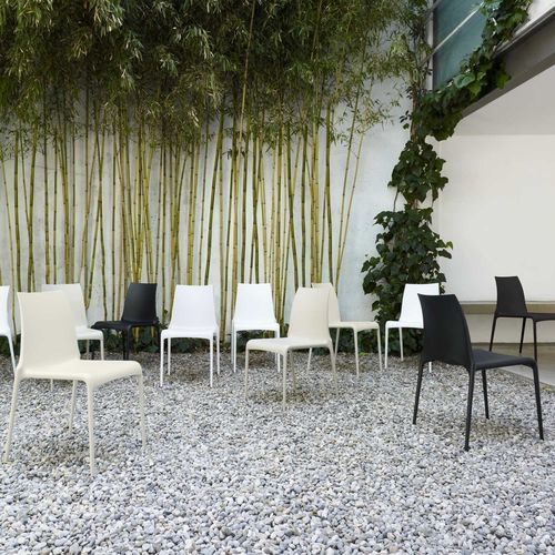 Moderner Stuhl - PETRA - Ligne Roset - für den Innenraum / für Außenbereich / Polyurethan