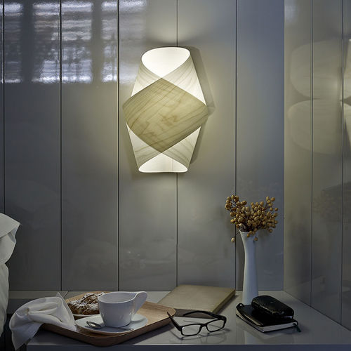 Wandleuchte / originelles Design - ORBIT - Lzf-Lamps - für den Innenraum / Holz / für Privatgebrauch