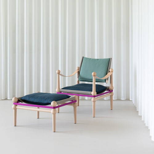 Moderne Ottomane - TWAIN - MAGIS - Polyamid / Leder / Massivholz