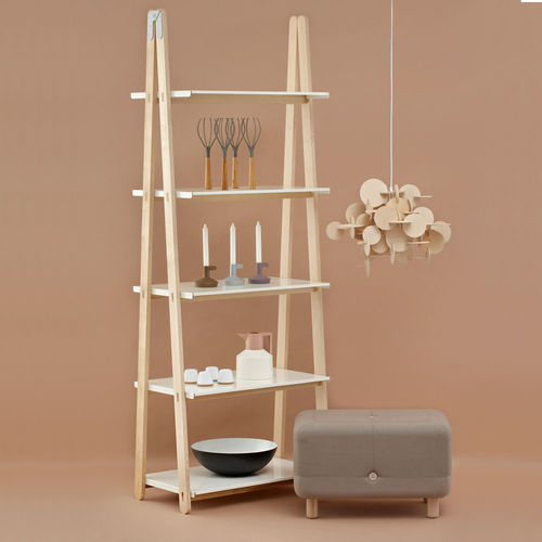 Modernes Regal - ONE STEP UP - Normann Copenhagen - Esche / Stahl