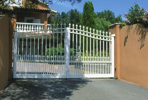 Einflügeliges Tor - TRADITION : JONQUILLE - Horizal - Aluminium / Stab / motorisiert