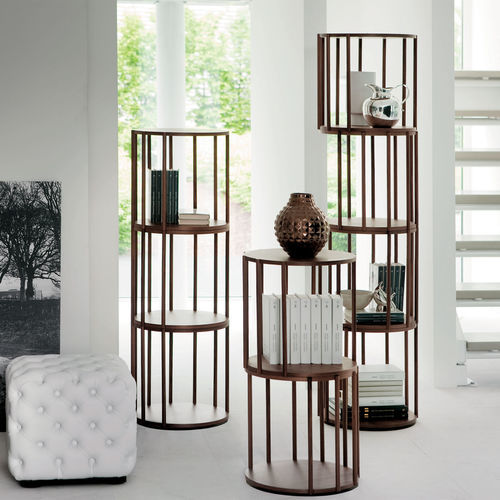 Modernes Bücherregal - CELL - Porada - Massivholz / Nussbaum / von Marelli und Molteni