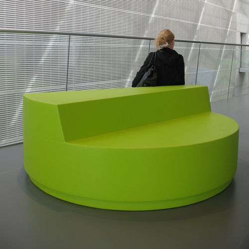 Moderne Polsterbank - RONDO HALF CAKE - SDC_lab - Stoff / Leder / für öffentliche Einrichtungen