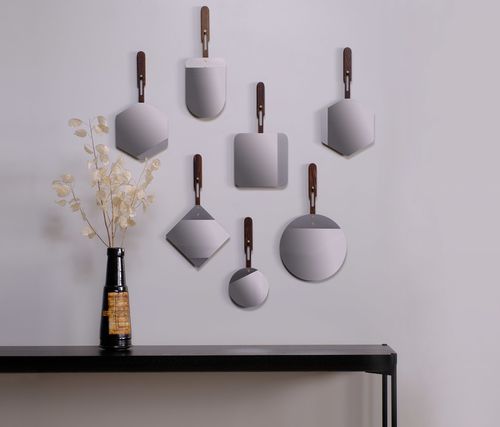 Wandmontierter Spiegel - CIMANI - Skram Furniture - hängend / modern / rechteckig