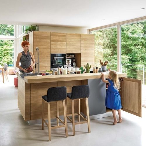 Moderne Küche - LINEE - TEAM 7 - Eiche / Nussbaum / Kirschbaum