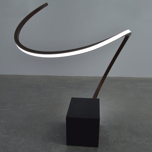 Stehleuchte - HOXY - KISSA LAMPS - extrudiertes Aluminium / Laminat / originelles Design