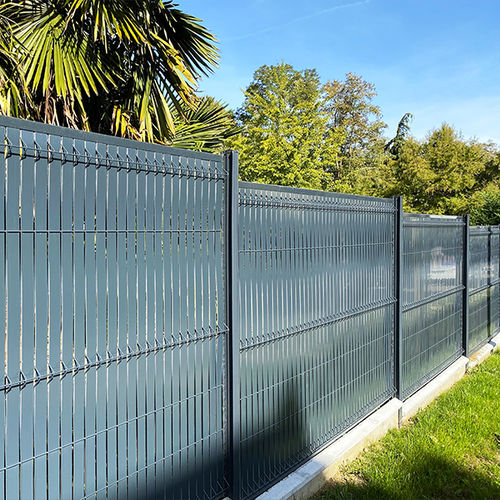 Verdunkelungs-Zaun - Lat’Clip - Quaglia Diffusion - Lamellen / für Wohnhaus / Aluminium
