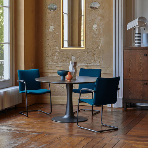 Moderner Esstisch - Columna - Leolux Global bv - Eiche / Nussbaum / lackiertes Holz