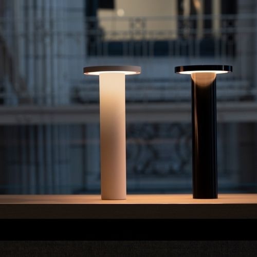 Tischlampe - LUCI - Pablo Designs - Aluminium / Messing / modern