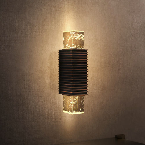 Moderne Wandleuchte - HE e SHE - Opoggio Srl - für den Innenraum / Messing / Holz