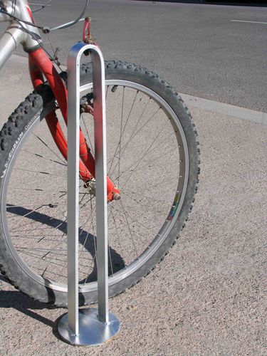 Bodenstehender Fahrradständer - URBAN    - mobipark - vertikal / für öffentliche Bereiche / Stahl
