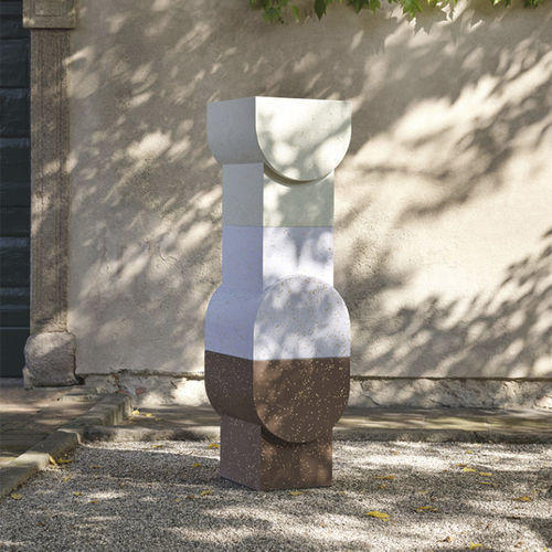 Moderner Hocker - ZATTERE - CIMENTO - Beton / Gestell aus Beton / mit Mittelfuß