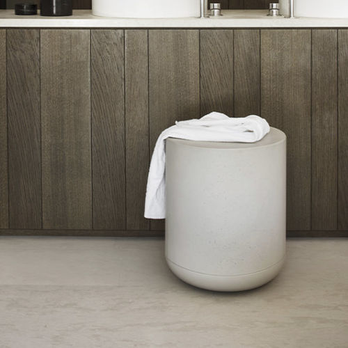 Moderner Hocker - ZITELLA - CIMENTO - Beton / Gestell aus Beton / mit Mittelfuß