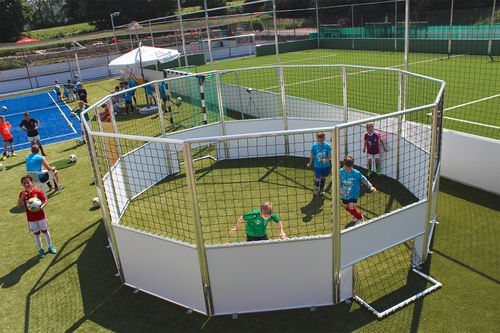 Sportplatz. für Spielplätze - SOCCERCAGE - helogoal - für öffentliche Anlagen