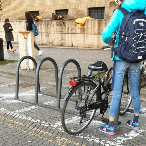 Bodenstehender Fahrradständer - PB012 - irollo - vandalismussicher / für öffentliche Bereiche / für städtische Bereiche