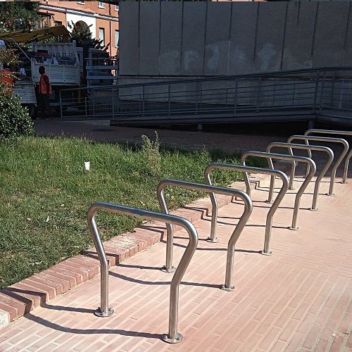 Bodenstehender Fahrradständer - PB006 - irollo - vandalismussicher / für öffentliche Bereiche / für städtische Bereiche