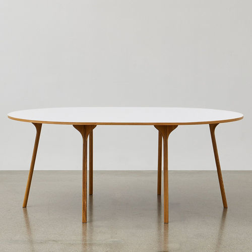 Moderner Tisch - PH Circle - ToneArt Interior - Holzfurnier / Natureiche / Gestell aus Massivholz