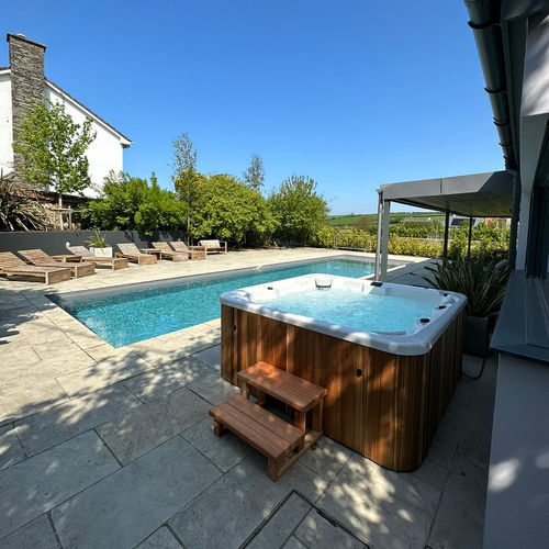 Einbau-Whirlpool - Premium WiFi - Urban Cedar Hot Tubs and Saunas - zum Aufstellen / quadratisch / Sechssitzer