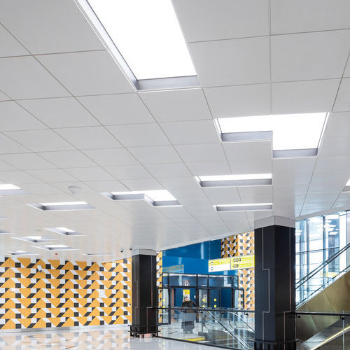 Metallzwischendecke - Armstrong MicroLook, Axal Vector - Knauf Ceiling Solutions - aus Fliesen / für Büro / für Konferenzraum