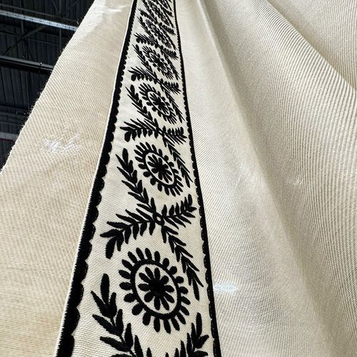 Möbelborte - IRIS - DEGRAPE - mit geometrischen Motiven / Polyester / braun