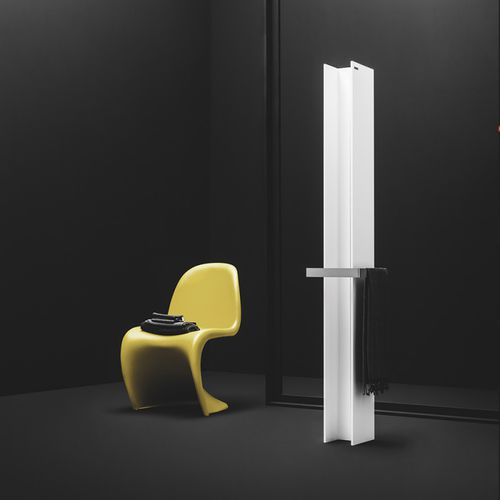 Heißwasser-Badheizkörper - T TOWER - ANTRAX - 501 w...750 w / modern / Aluminium