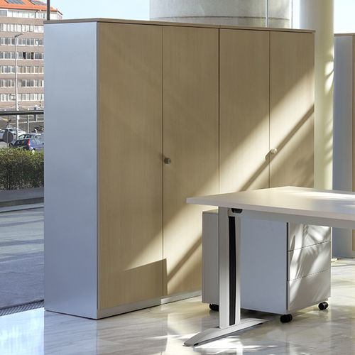 Hoher Aktenschrank - ORDER MA - COMERCIAL DE INDUSTRIAS REUNIDAS, S.A. - Stahl / Epoxid / mit Schiebetür