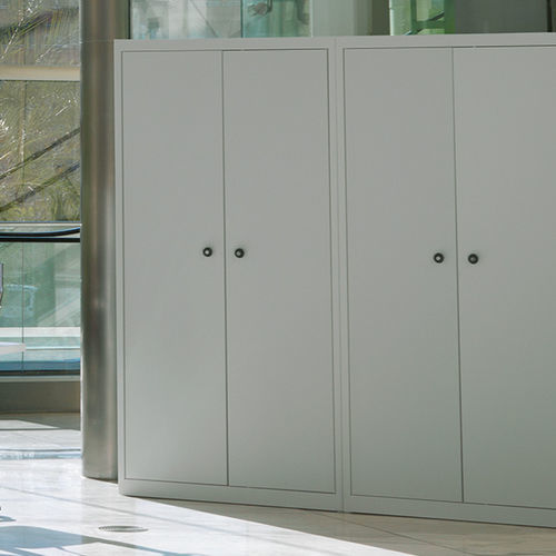 Hoher Aktenschrank - ORDER P/M - COMERCIAL DE INDUSTRIAS REUNIDAS, S.A. - Stahl / Epoxid / mit Flügeltür