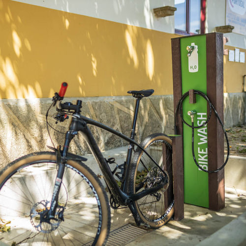 Fahrrad-Reparaturstation / Kunststoff - CYCLIN' CENTERS - Floema - mit Werkzeug / für öffentliche Bereiche