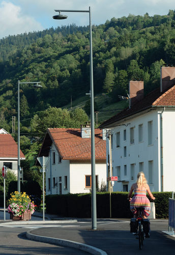 Aluminiumguss-Lichtmast - ITEM - ECLATEC International - für Straße / modern / Polycarbonat
