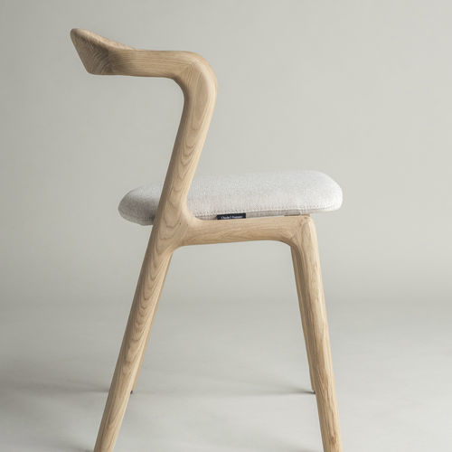Moderner Stuhl - Otto - Pommier Furniture - für den Innenraum / Stoff / Gestell aus Eiche