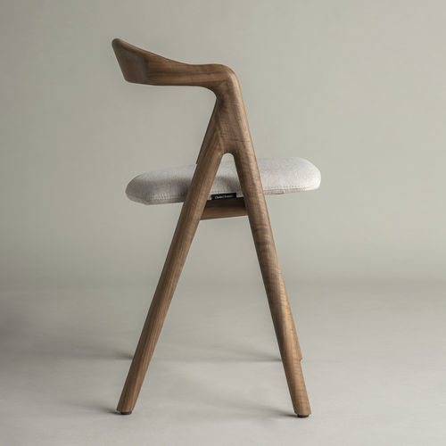 Moderner Stuhl - Garibaldi  - Pommier Furniture - für den Innenraum / Stoff / Gestell aus Eiche