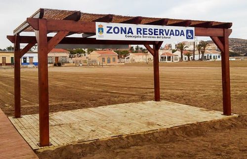 Selbsttragende Pergola - MAZARRÓN  - Maderas Menur - Holz / Segeltuch / Holzdach